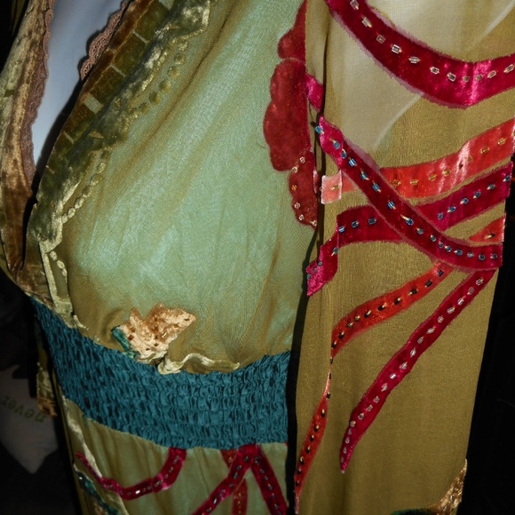 SOLD!! Hale Bob Green embroidered top, Small - Picture 2 of 8